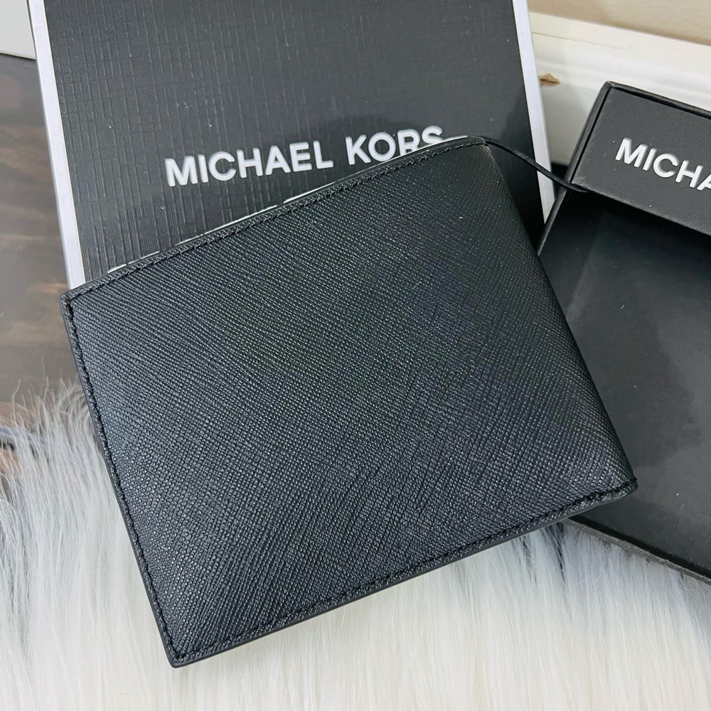 Michael Kors Andy Men’s Slim Billfold Wallet - Picture 5 of 14